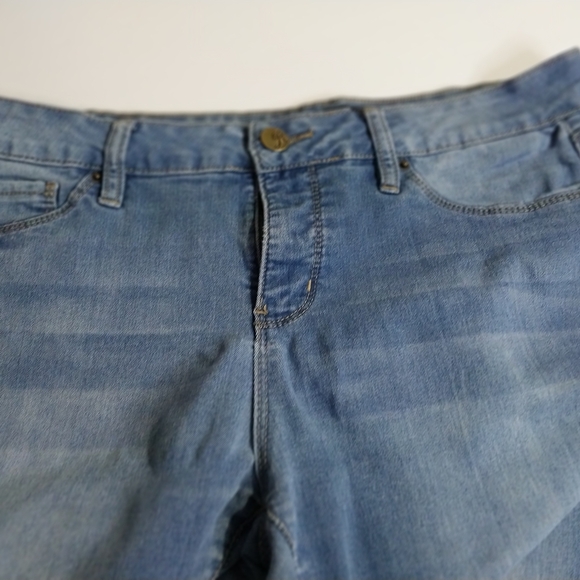 Royalty Women's Size 10 Blue Jeans - Picture 3 of 12